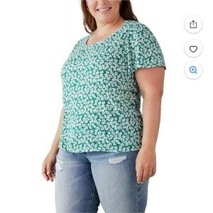 NWT Green Floral T-shirt